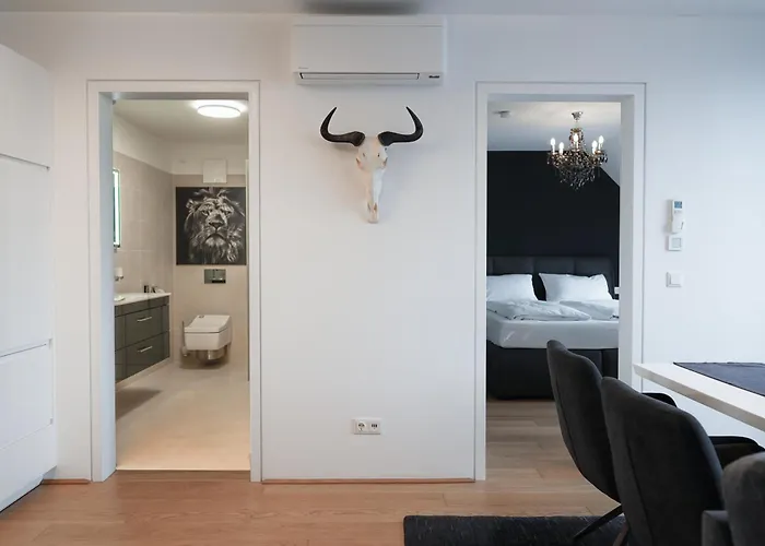Modern Stylish Design With Free Parking Emily Apartment
