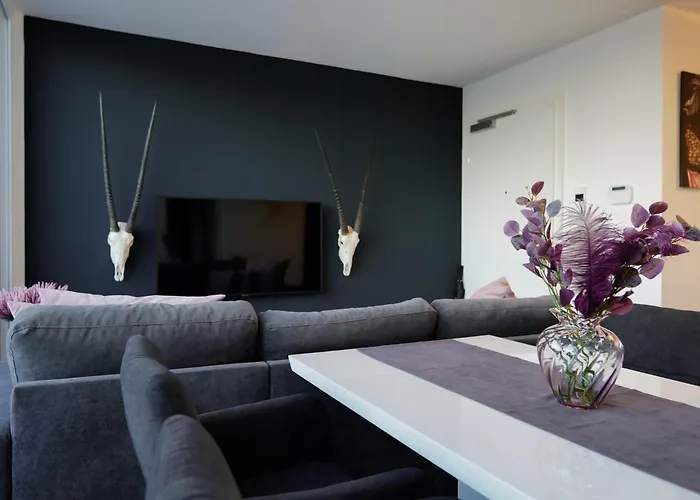 Modern Stylish Design With Free Parking Emily *