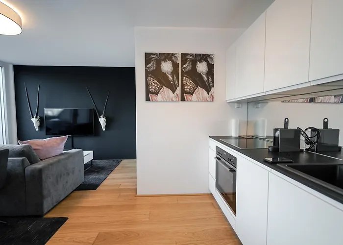 Modern Stylish Design With Free Parking Emily Apartment *