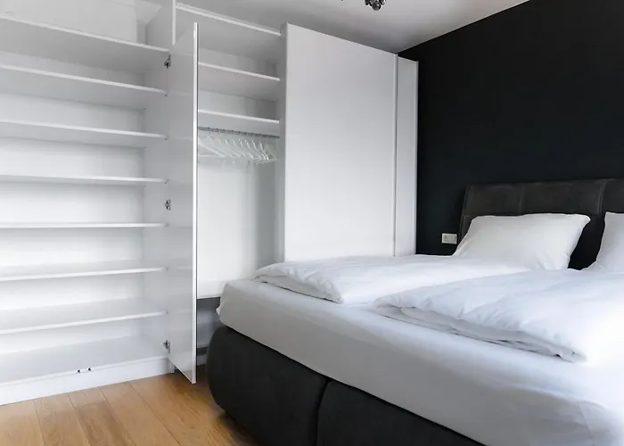 Modern Stylish Design With Free Parking Emily Vienna