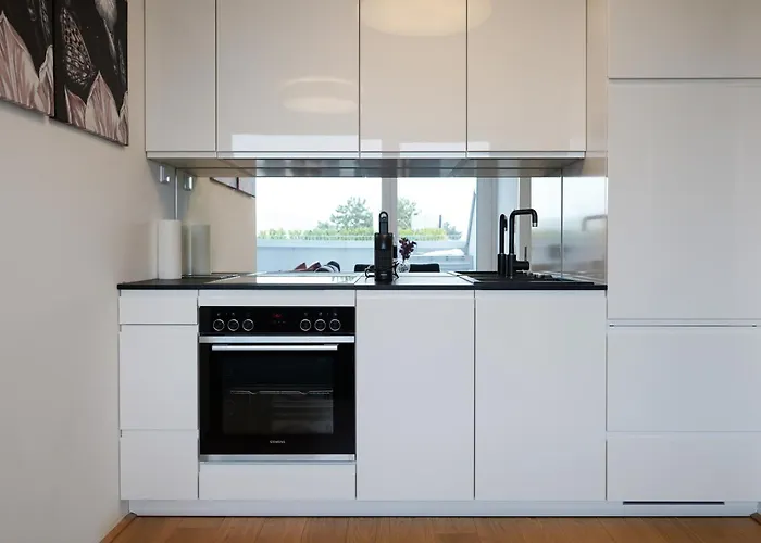 Modern Stylish Design With Free Parking Emily Vienna